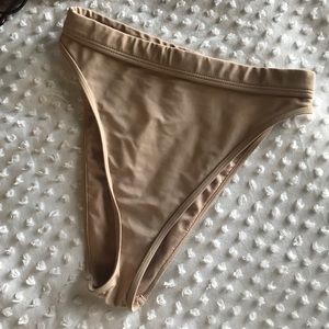 High-wasted bikini bottoms